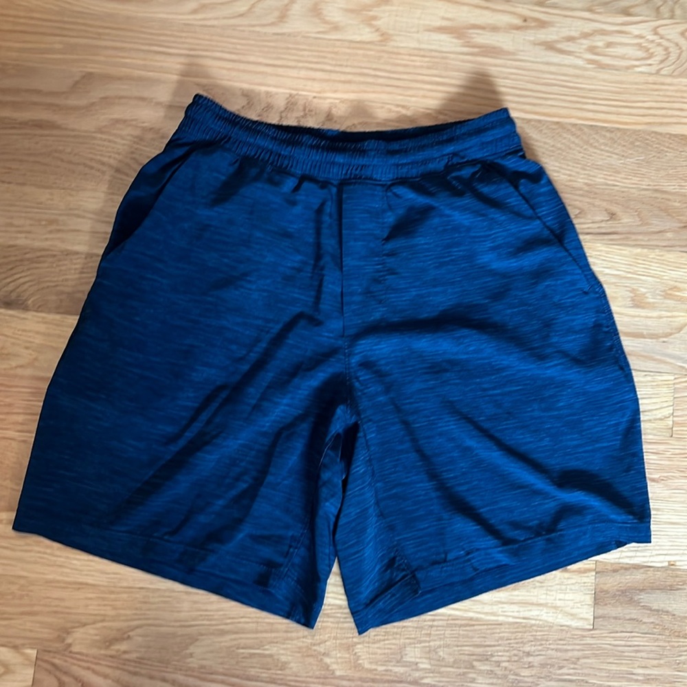 Lululemon Men’s Shorts, size S, navy blue